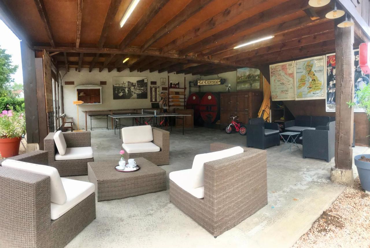 Le Clos Fleuri - Maison Vigier Maringues Exterior foto